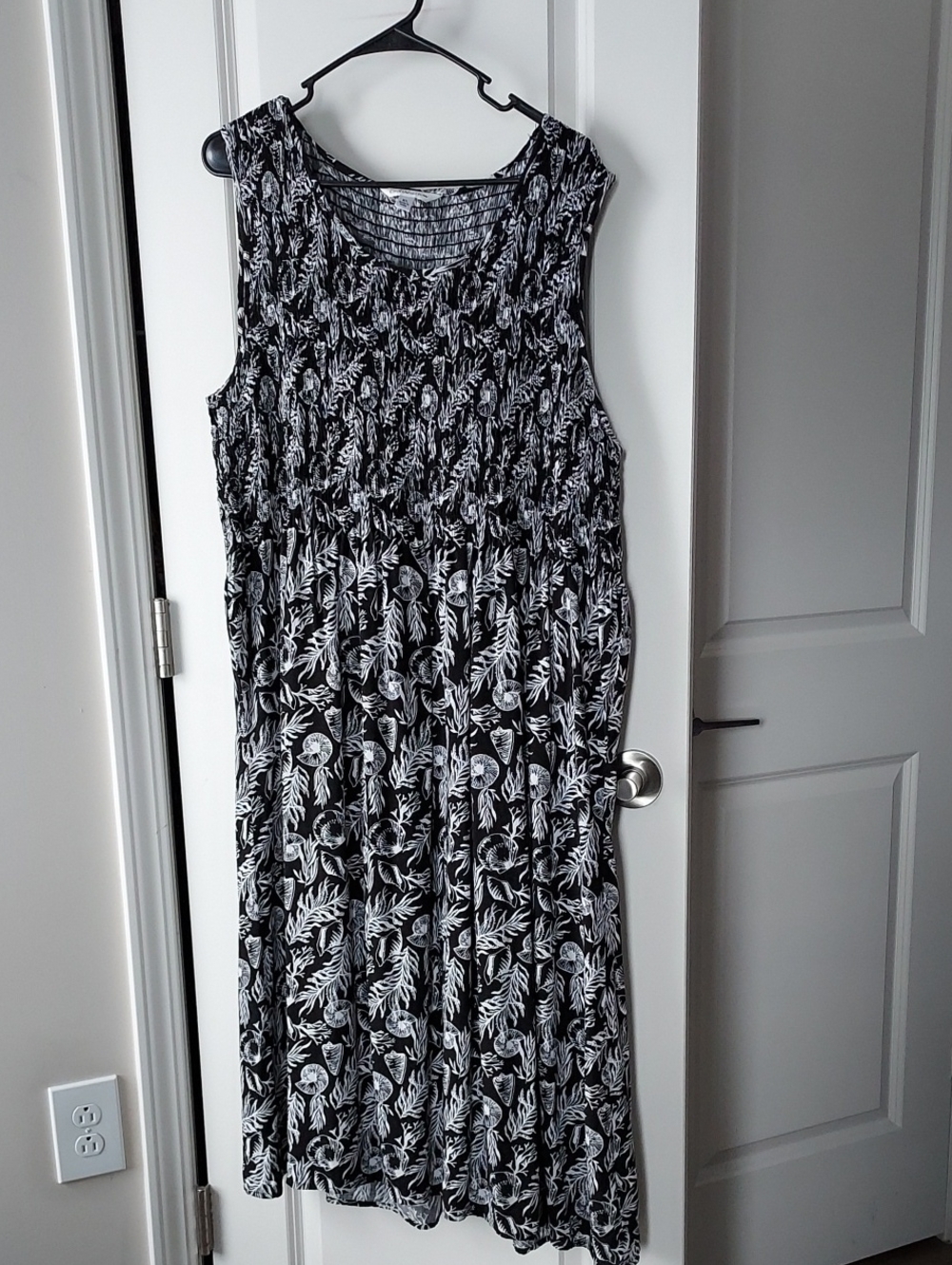 croft & barrow Black and White Floral Sleeveless Maxi Dress